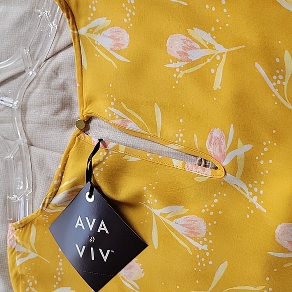 Ava & Viv Squash Floral Print Romper Plus Size 1X V-Neck Closure - Picture 6 of 15